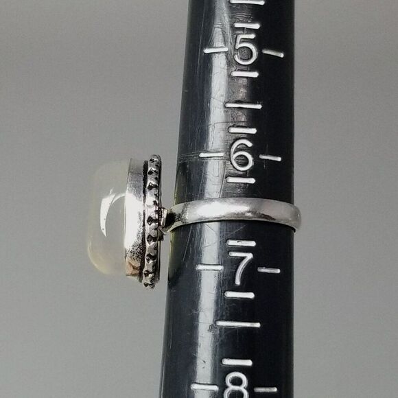 Vintage Cabochon Gray Stone Ring, Bezel Set Silver Tone Band Size 6.5 - Picture 5 of 8